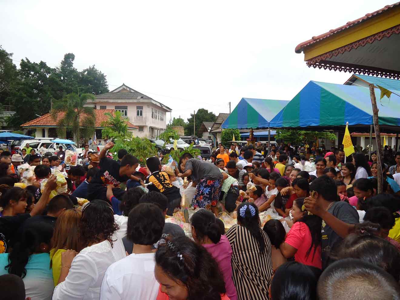 งานประเพณีเดือนสิบ 2555