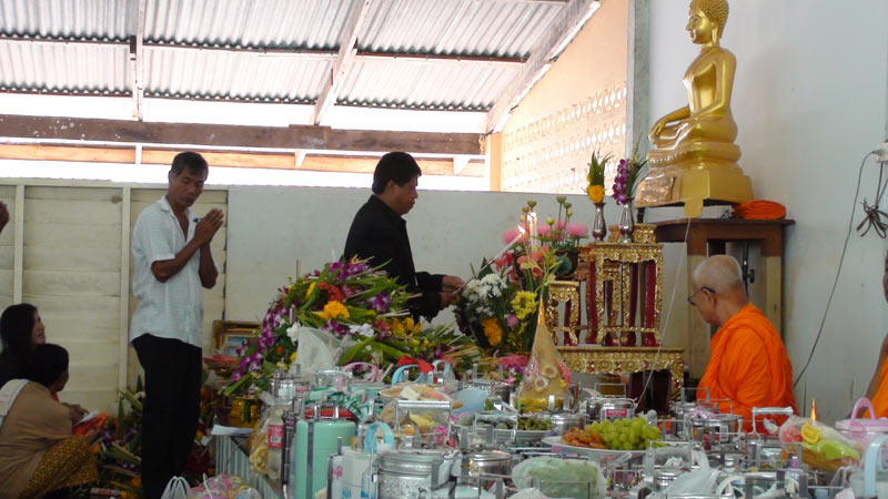 งานสมโภชและแห่กระจาดวันสารทเดือนสิบ